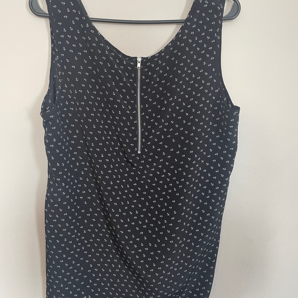 Tank top with anchor design